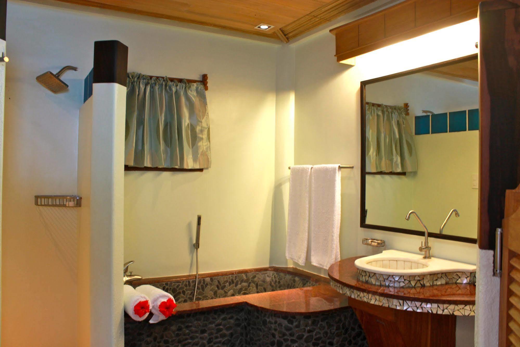 Hotel Noanoa Island (Adults Only) Taytay  Esterno foto